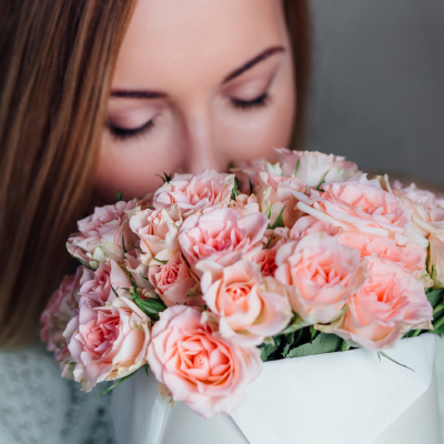 Conheça o significado de oferecer o número certo de flores!