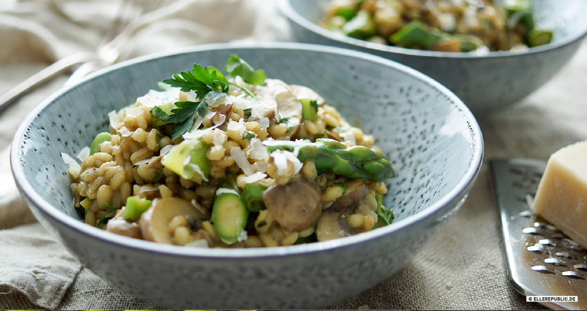 Risoto de cogumelos e espargos